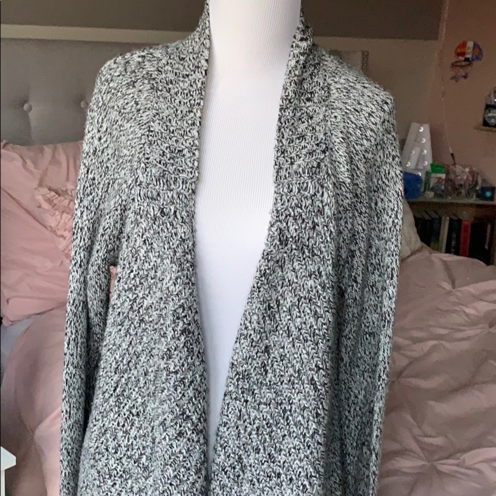 AERO cardigan